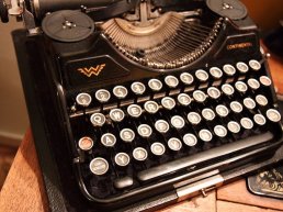 old-typewriter